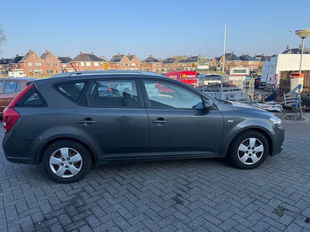 Kia Cee'd Sporty Wagon 1.4 CVVT Comfort Pack koppelingsplaat, Auto's, Kia, Voorwielaandrijving, Euro 5, Multifunctioneel stuurwiel