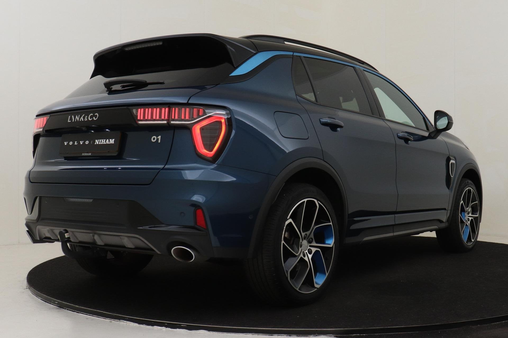 Lynk & Co 01 1.5 PHEV -PANO.DAK|ELEK.STOEL|HARMANINFINITY|36, Auto's, 12 maanden, Stof, Euro 6, Blauw