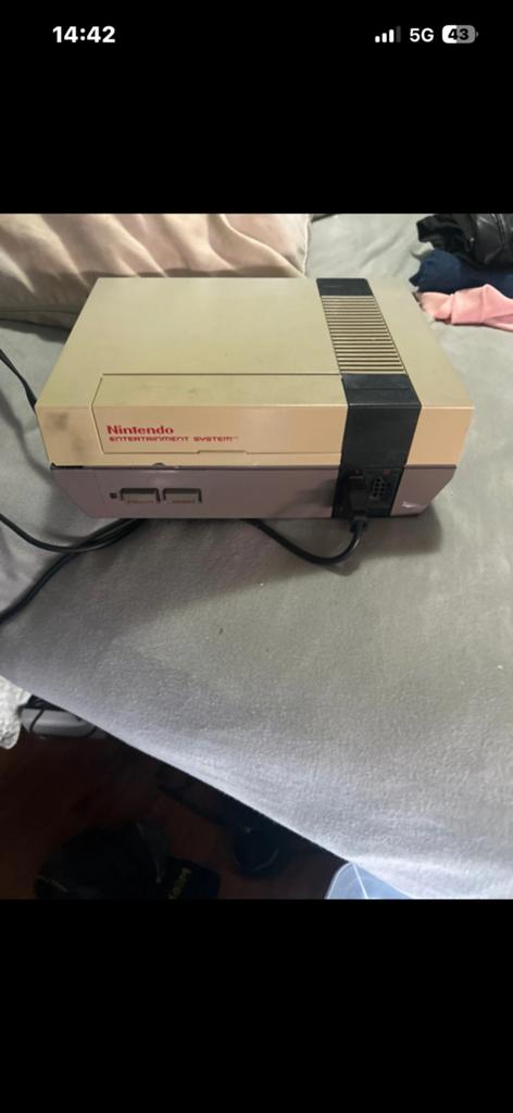Nintendo NES+5 games (Kirby’s Adventure / Isolated Warrior), Ophalen of Verzenden, Gebruikt, Met 2 controllers