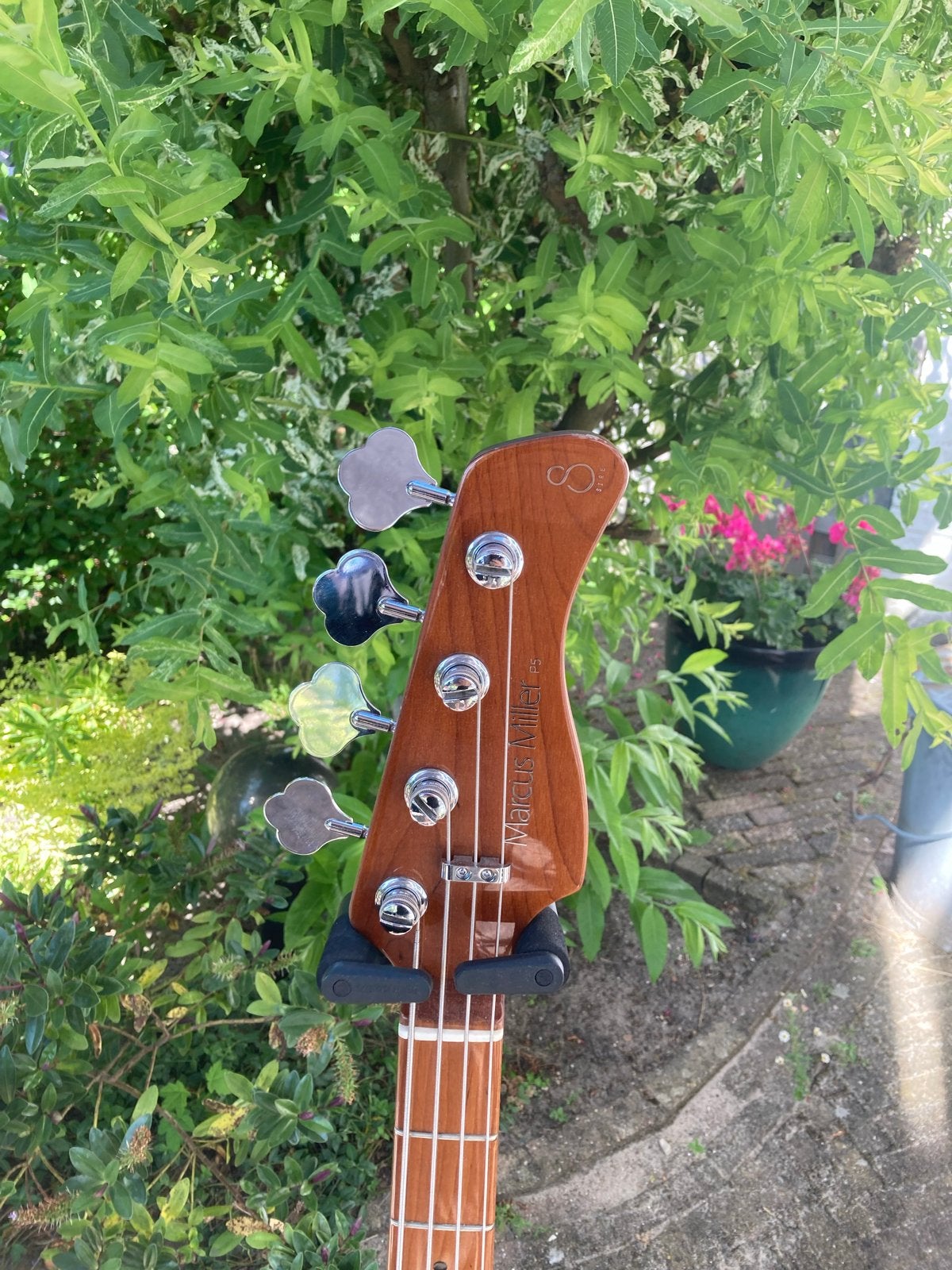 Marcus Miller P5 basgitaar met Fender Rumble 25 versterker, Ophalen, Zo goed als nieuw, Elektrisch