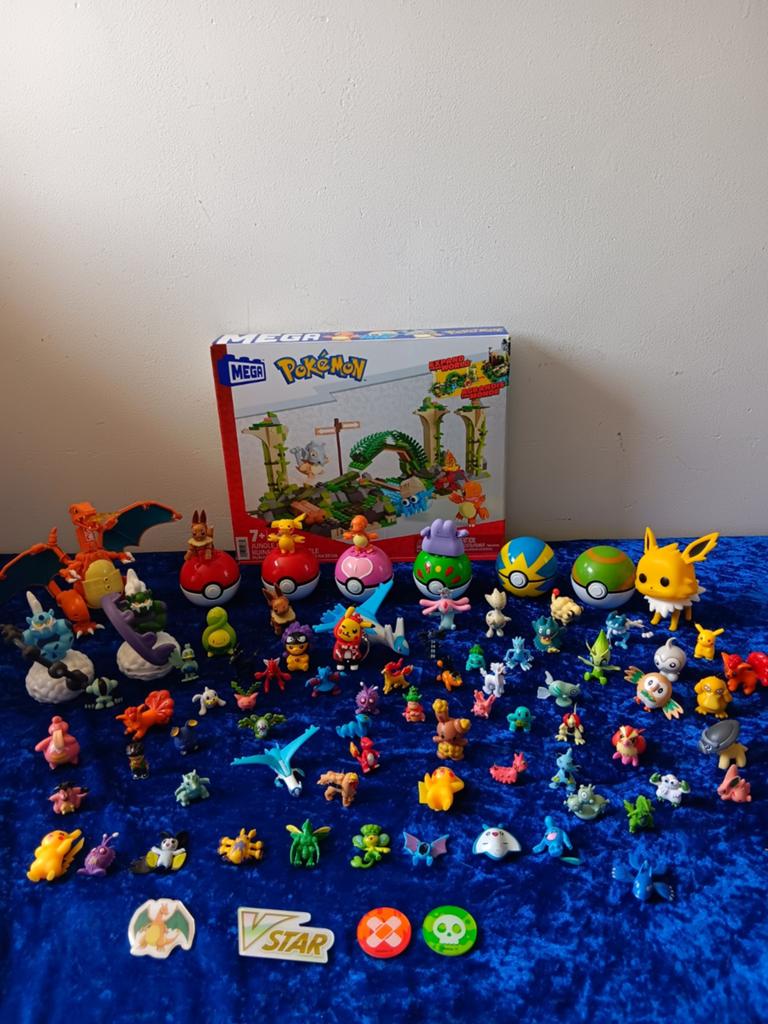 84x Pokémon figuren + ongeopende Jungle Ruins set, Verzenden, Gebruikt