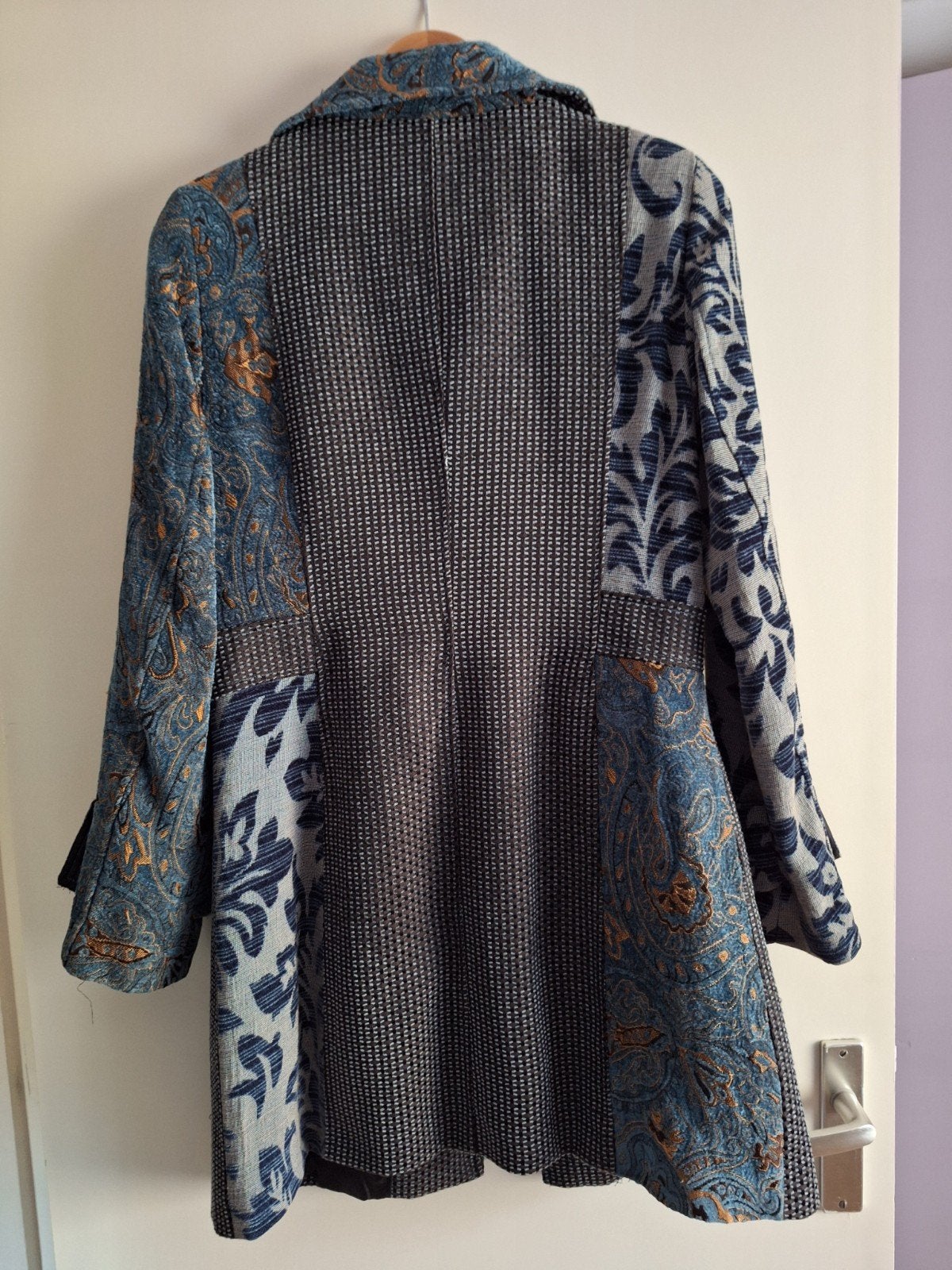 Prachtige jas met uniek patroon, maat 38, Ophalen of Verzenden, Gedragen, Maat 38/40 (M), Blauw