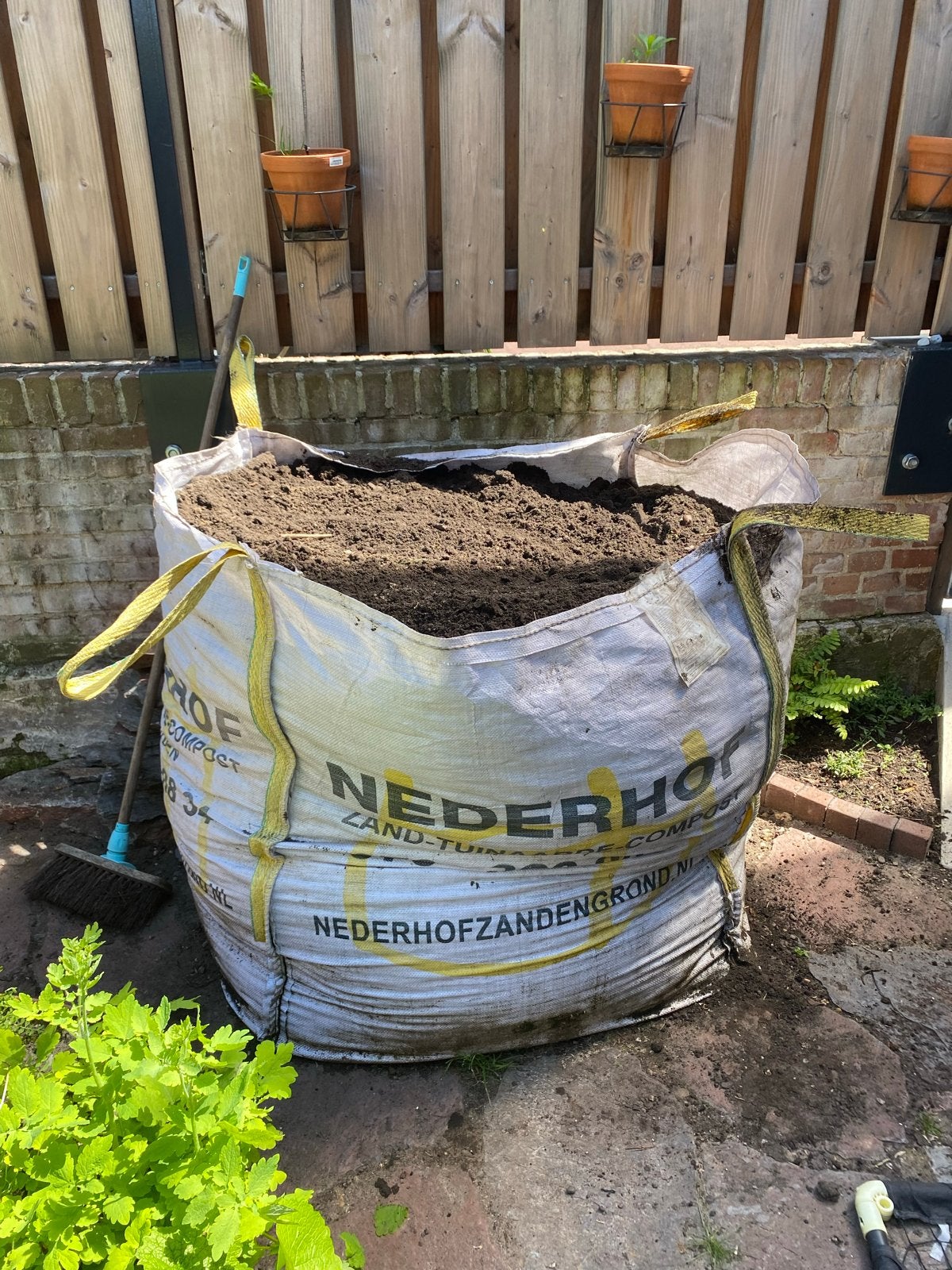 Gratis aarde - ideaal voor tuin en bouw, Ophalen, Tuinaarde