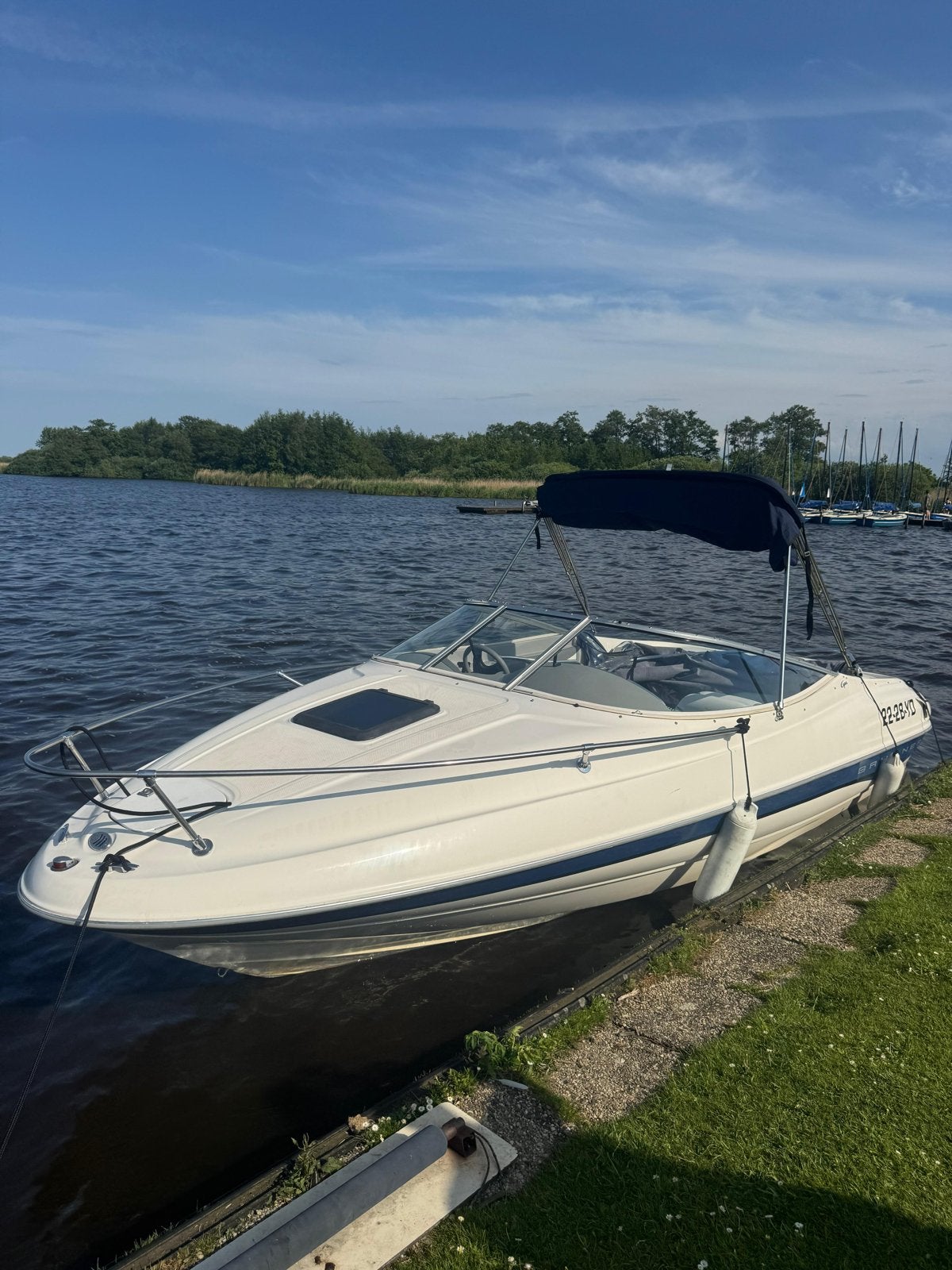 Bayliner Capri 1950 - Sportieve en ruime speedboot, Watersport en Boten, Ophalen, Gebruikt, Binnenboordmotor, Bayliner