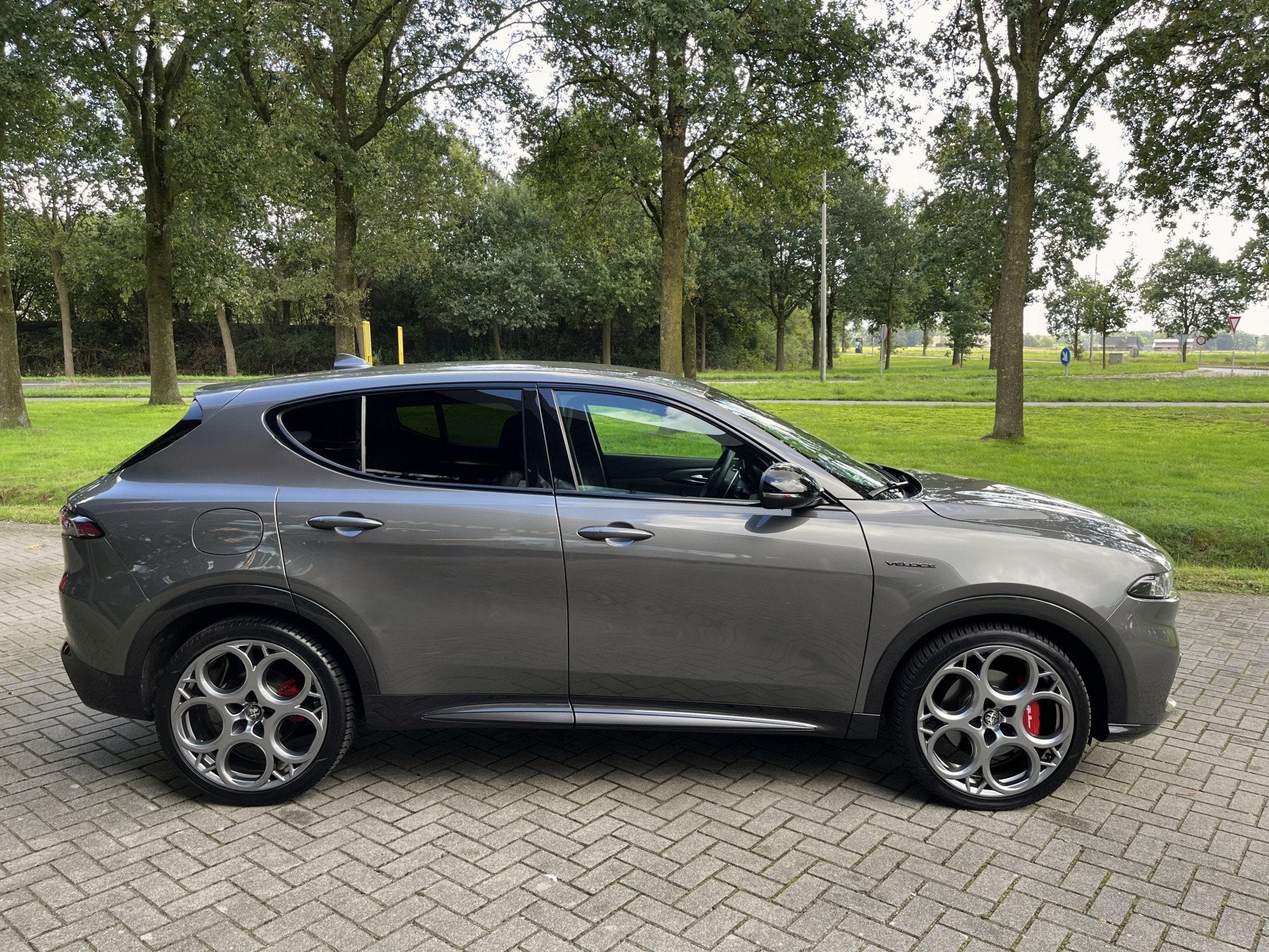 Alfa Romeo Tonale H&1.5T Hybrid Veloce | ACC | CAM | CARPLAY, Auto's, Gebruikt, 4 cilinders, 700 kg, Automatische klimaatregeling