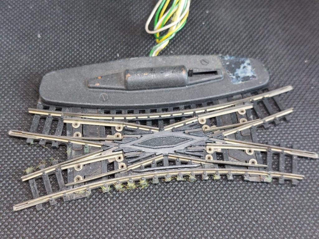 Minitrix 4968 - Kruiswissel elektr. 104,2mm. 30 gr. (14667), Overige merken, Gebruikt, Gelijkstroom, Rails