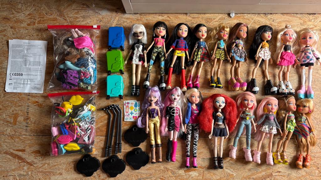 Grote Bratz poppen verzameling - 17 stuks, Ophalen of Verzenden, Gebruikt, Barbie