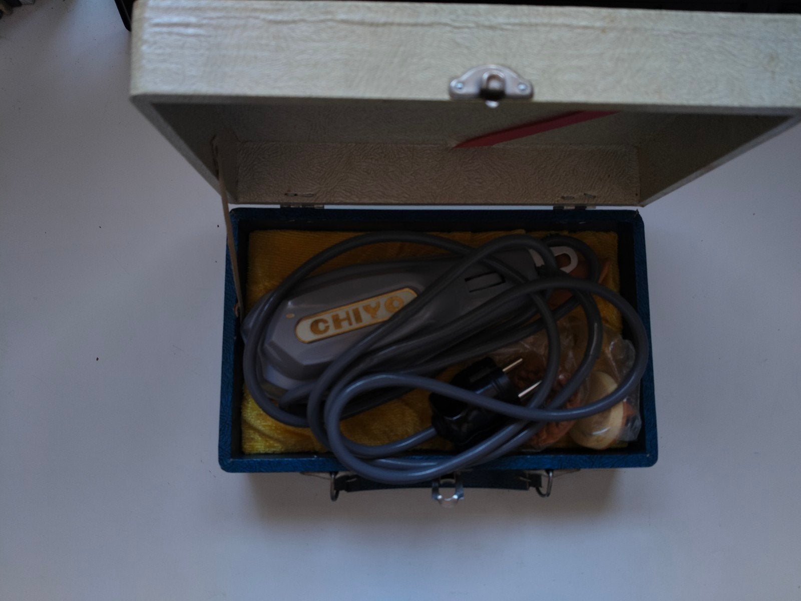 Vintage Chiyo massageapparaat in originele koffer, Verzenden