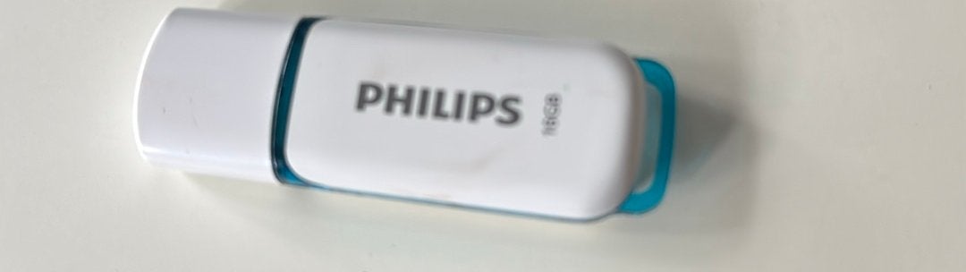 USB STICK 16GB, Ophalen of Verzenden, Zo goed als nieuw, 16 GB
