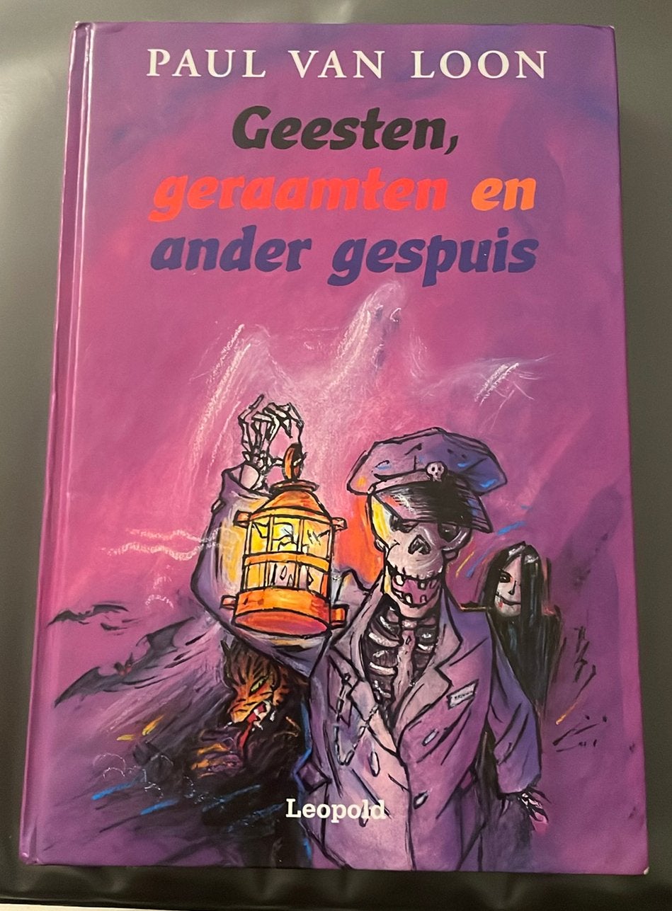 Geesten, geraamten en ander gespuis, door Paul van Loon., Ophalen, Paul van Loon, Zo goed als nieuw, Fictie