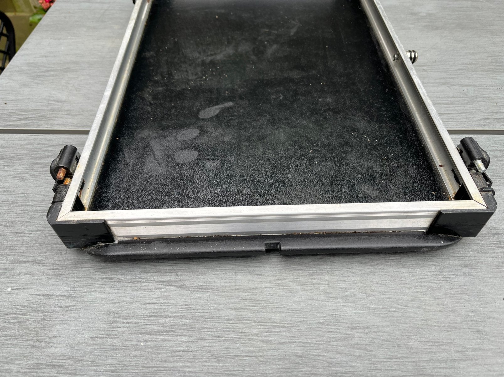 Rive onderbak 3 cm met geleide rails in prima staat, Ophalen of Verzenden, Overige typen
