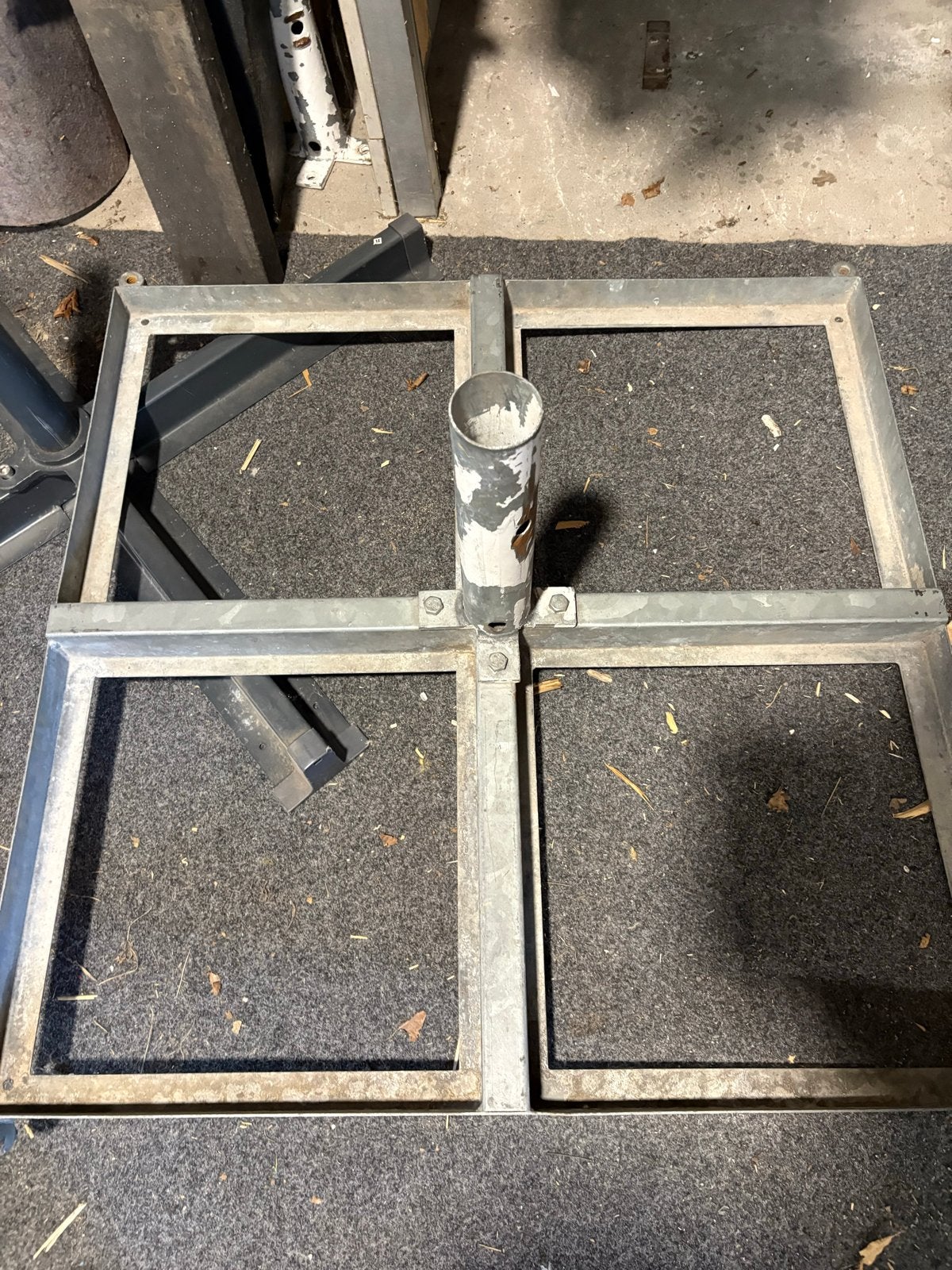 Parasolvoet 3x met gatmaat 60mm - Stevige metalen basis, Ophalen of Verzenden, Gebruikt, Parasolvoet