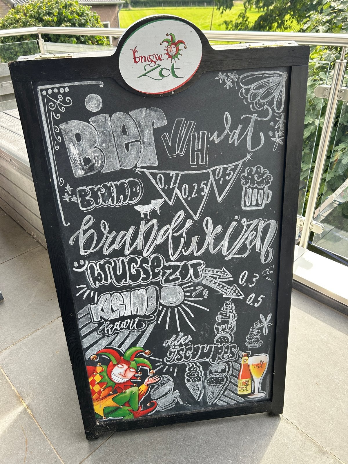 Zwart krijtbord met dubbelzijdig ontwerp, Ophalen