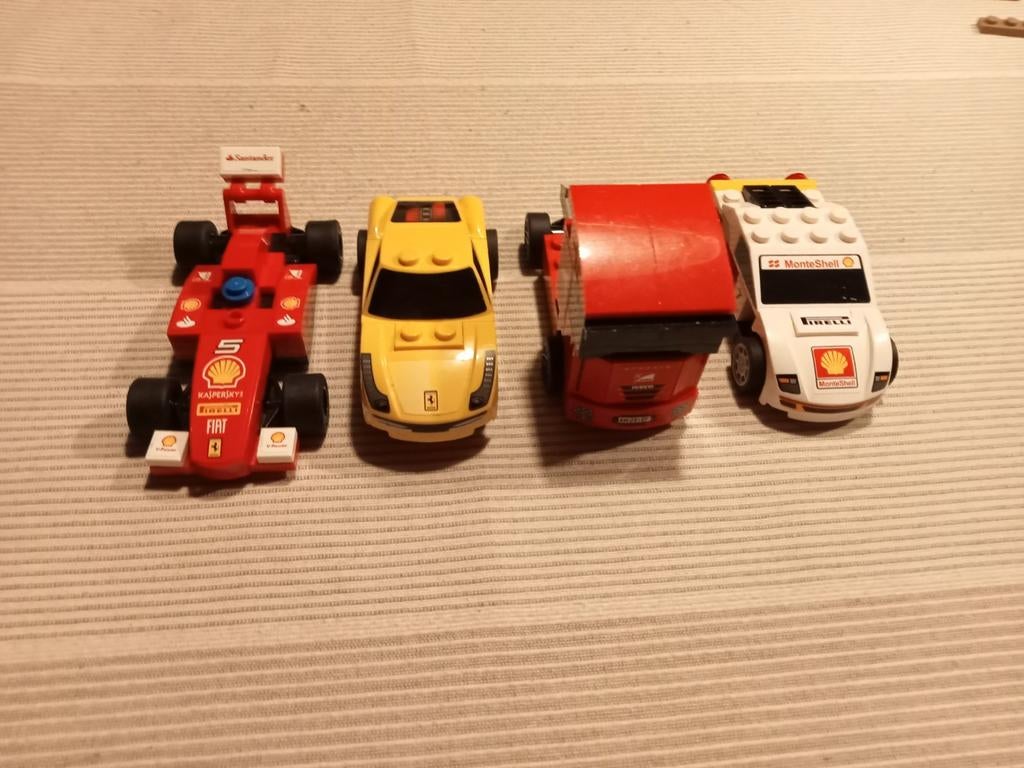 LEGO FERRARI 4 STUKS PER STUK TE KOOP, Kinderen en Baby's, Speelgoed | Duplo en Lego, Ophalen of Verzenden