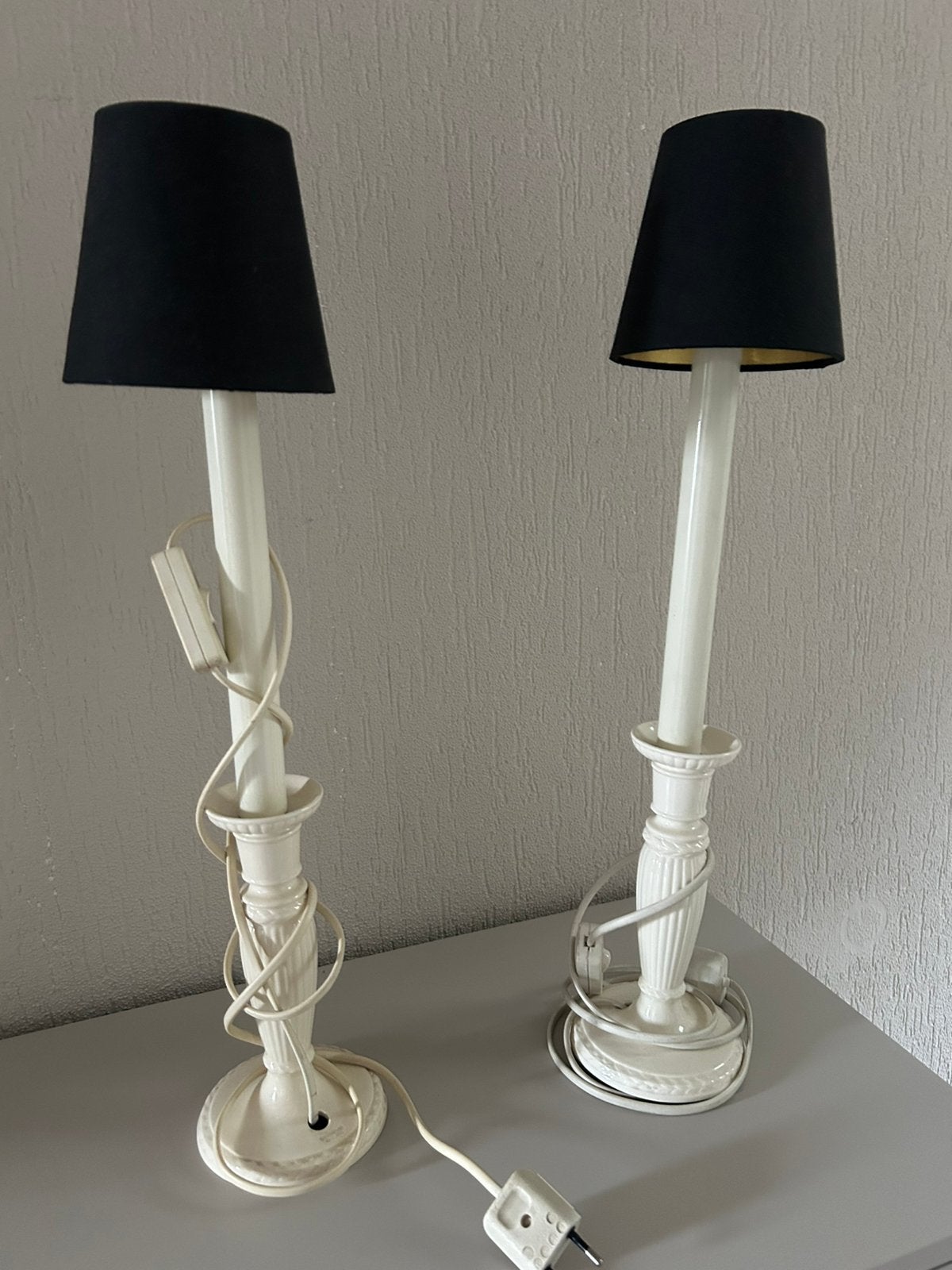 Twee wedgwood lampen met zwarte kapjes., Ophalen, Zo goed als nieuw