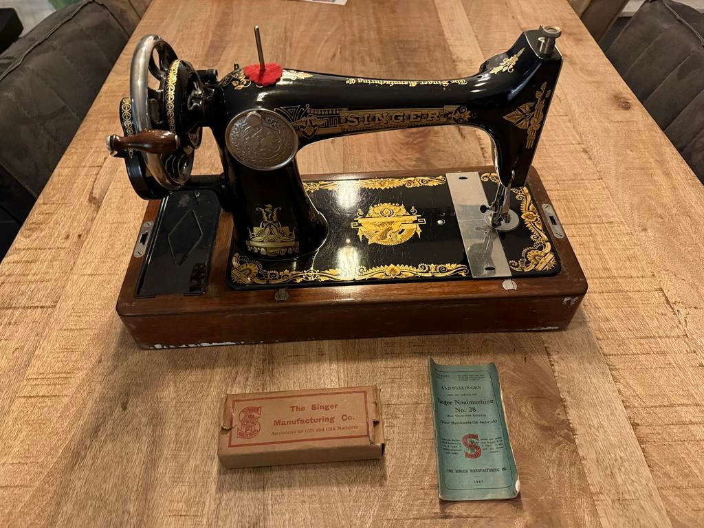 Antieke Singer Naaimachine met Houten Koffer, Antiek en Kunst, Ophalen