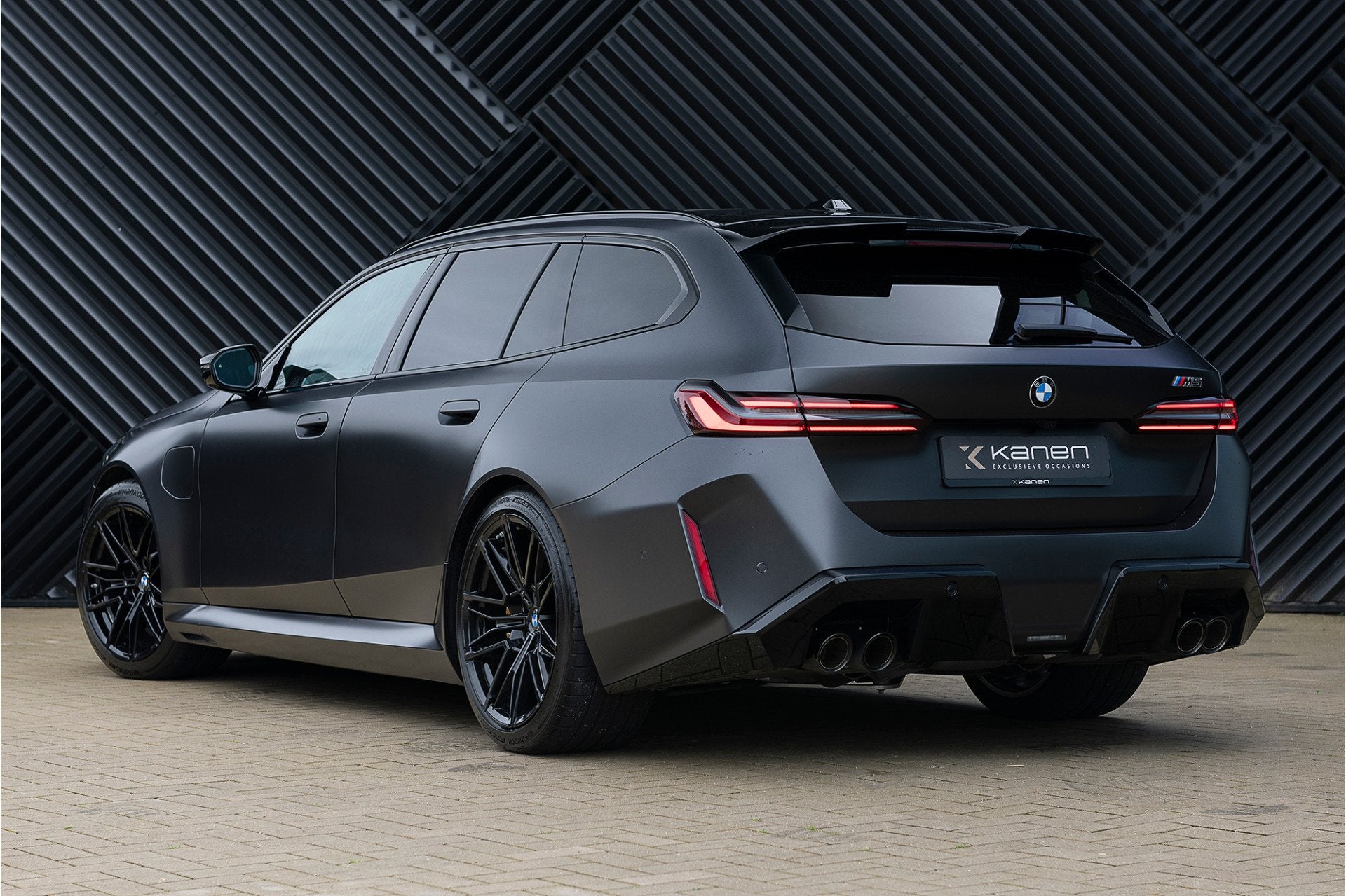 BMW M5 Touring V8 Hybride M Keramisch Frozen Pano Alcant.Hem, Gebruikt, 2000 kg, 4395 cc, Vierwielaandrijving
