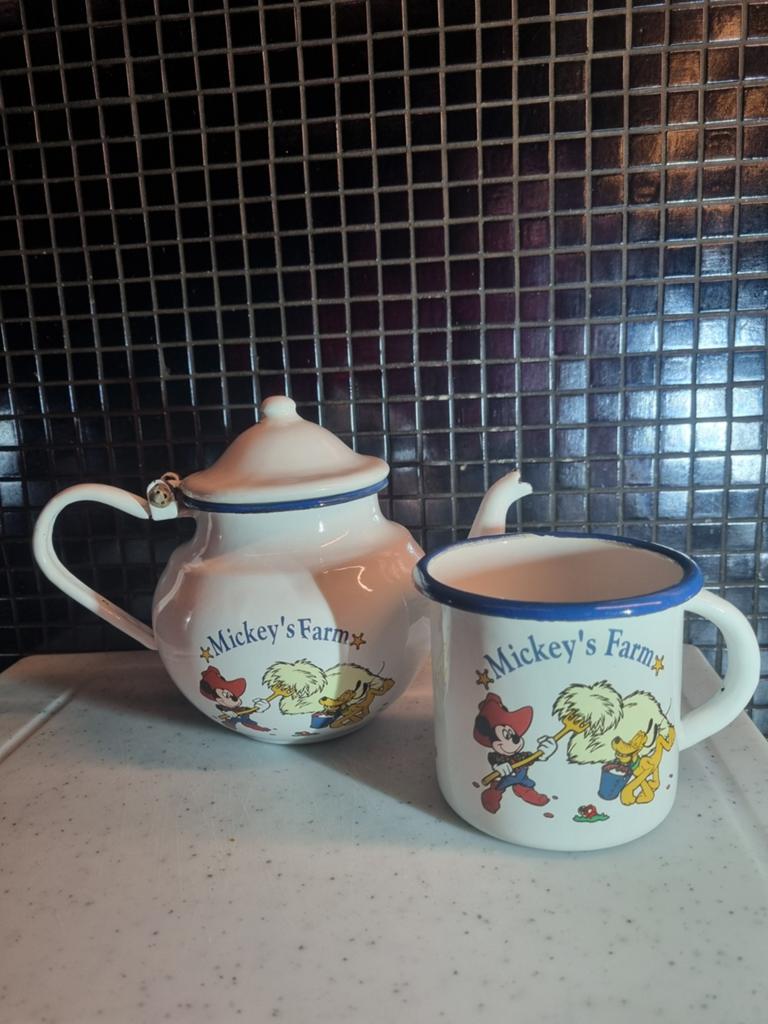 Disneyland Mickey's Farm Koffie/Theepot en Beker (19, Ophalen of Verzenden