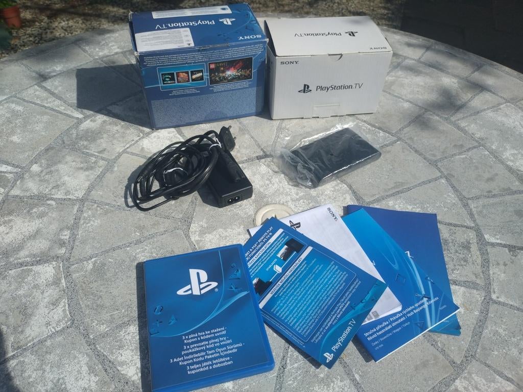 PS Vita TV / PlayStation TV in doos, Ophalen of Verzenden, Gebruikt, Zwart