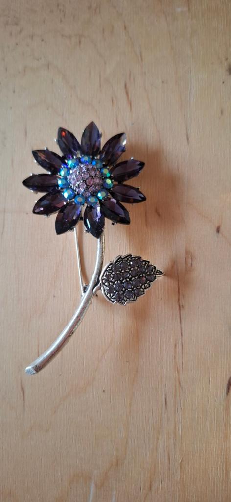 @mooie oude broche" Bloem " 9cm x 5,5cm@, Sieraden, Tassen en Uiterlijk, Broches, Overige materialen, Gebruikt, Ophalen of Verzenden