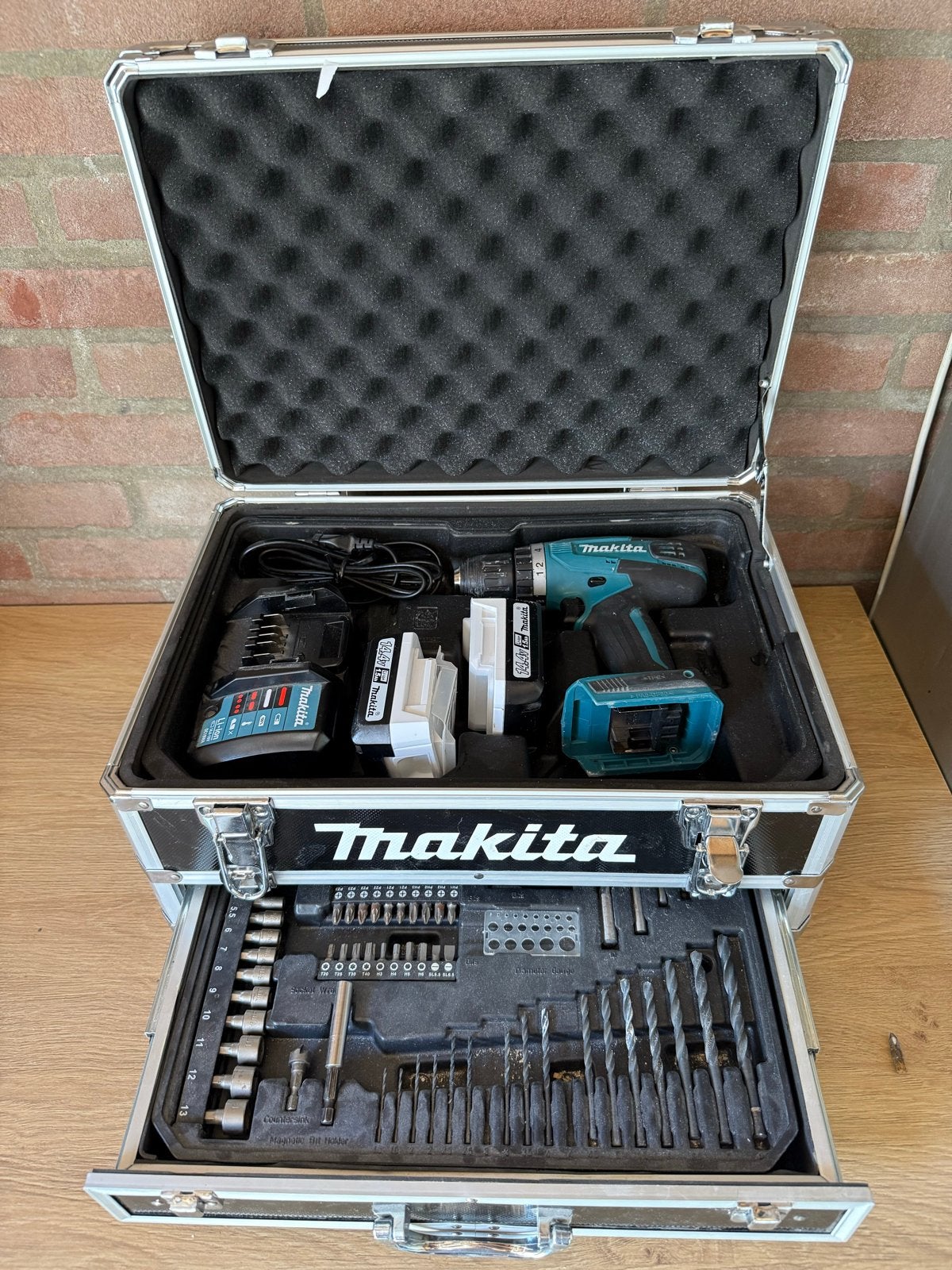Makita Boormachine 14.4V met complete set en koffer, Ophalen of Verzenden, Gebruikt, Boormachine