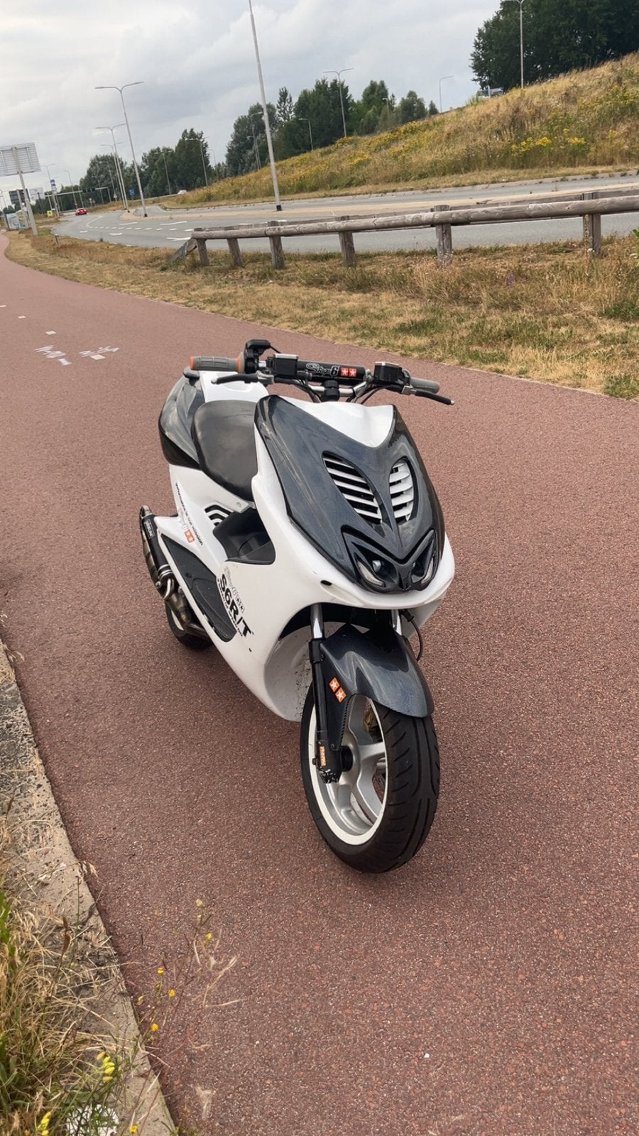 *Waardepeiling* Yamaha Aerox 2005, Fietsen en Brommers, Scooters | Yamaha, Zo goed als nieuw, Aerox, Tweetakt, Ophalen