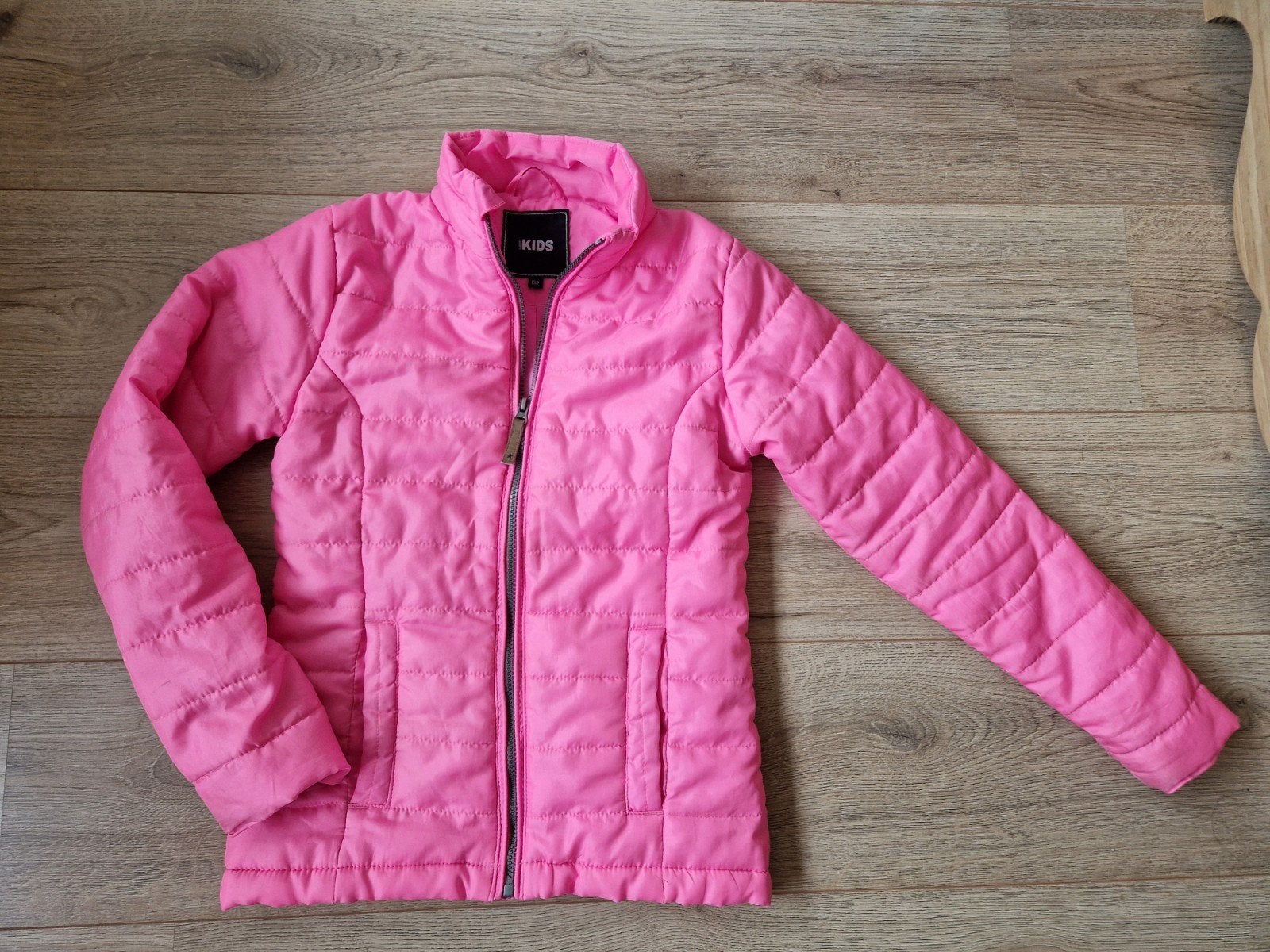Roze tussen jas van europe Kids maat 152, Ophalen of Verzenden, Zo goed als nieuw, Meisje, Jas