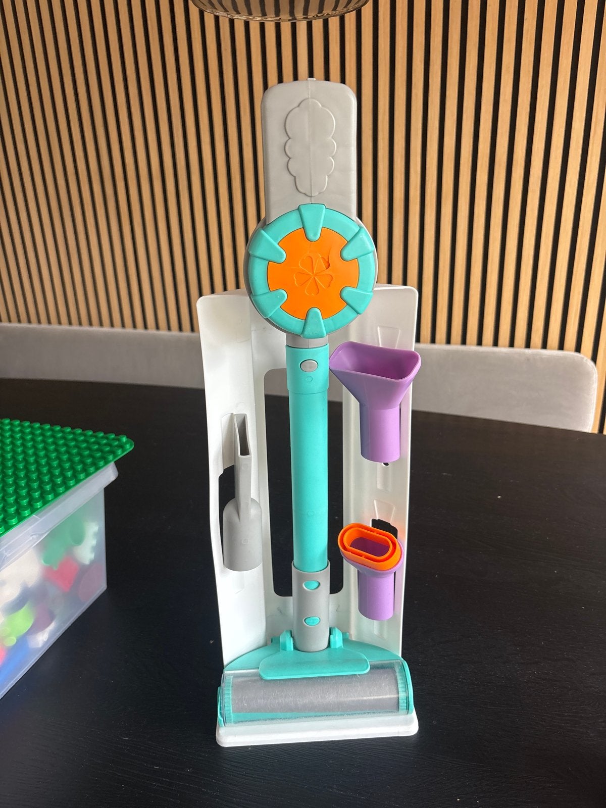Leuke Kinderstofzuiger met accessoires, Ophalen, Zo goed als nieuw, Jongen of Meisje