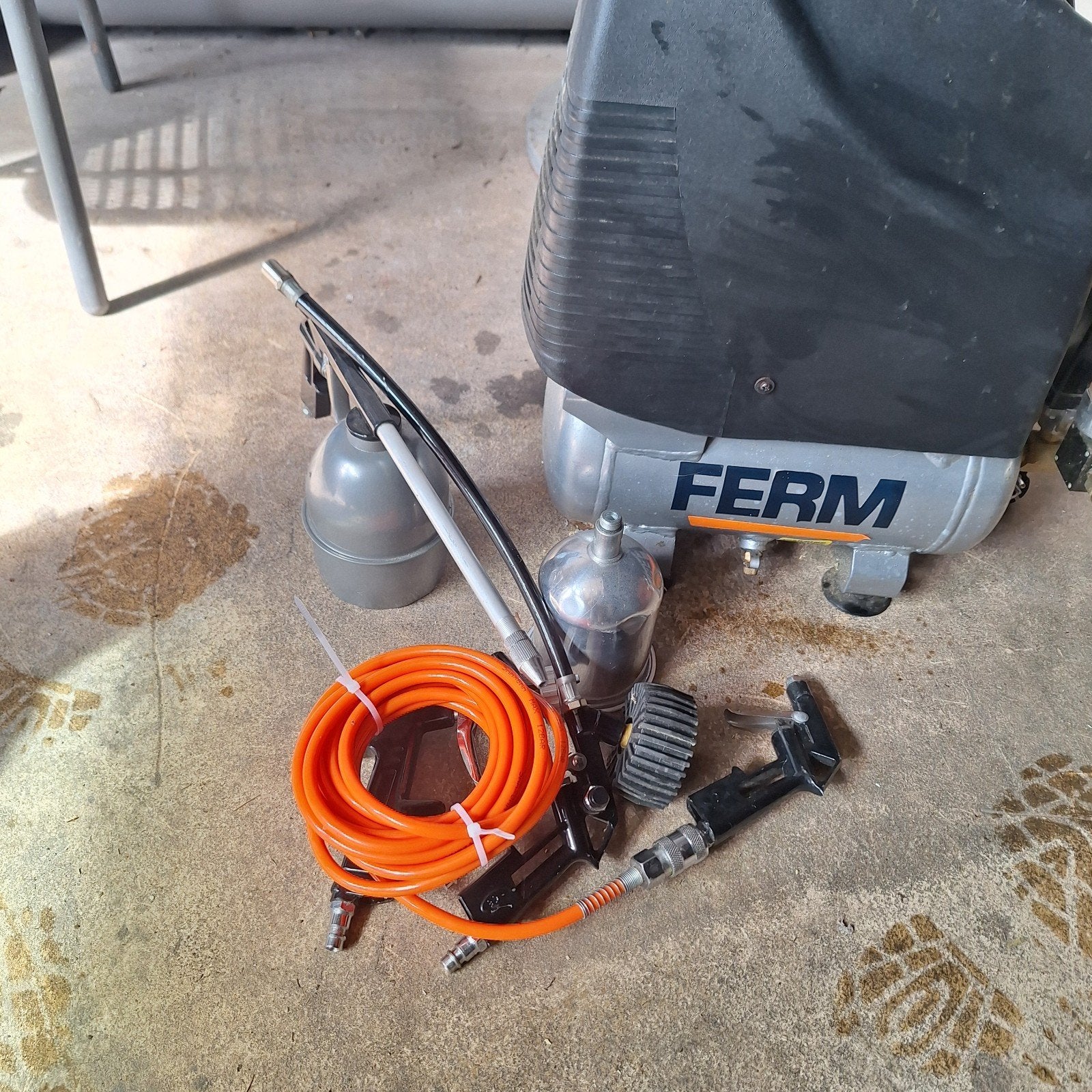 Ferm compressor met accessoires, Ophalen of Verzenden