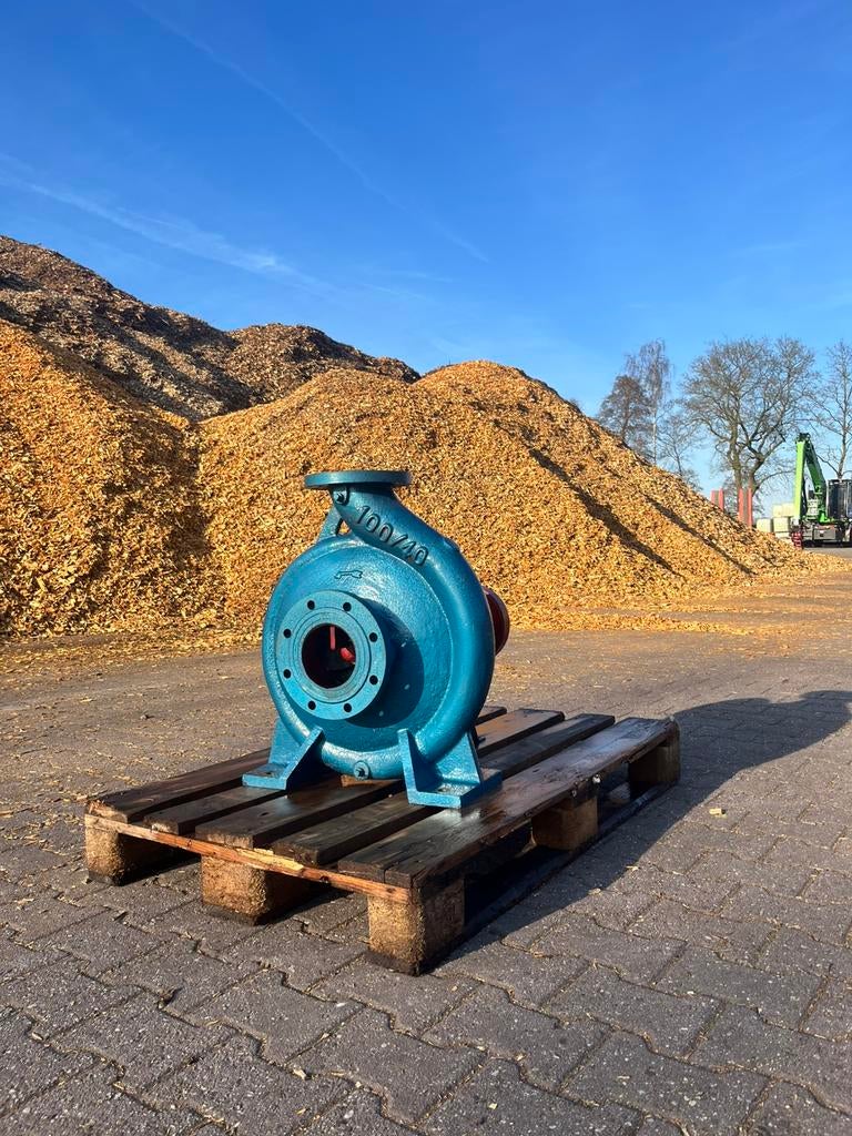 Stationaire beregeningspomp type 100/40 op pallet, Ophalen