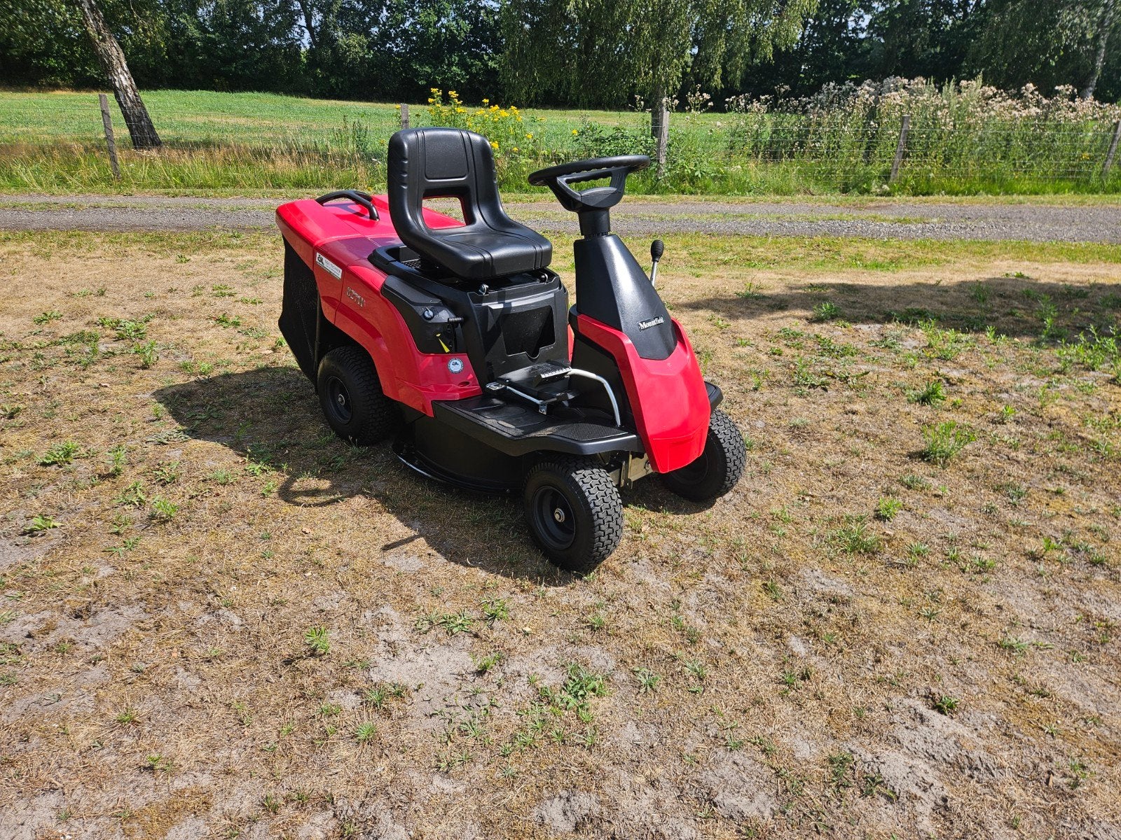 Mountfield 827H zitmaaier, Tuin en Terras, Zitmaaiers, Ophalen, Mountfield, Opvangbak, Zo goed als nieuw