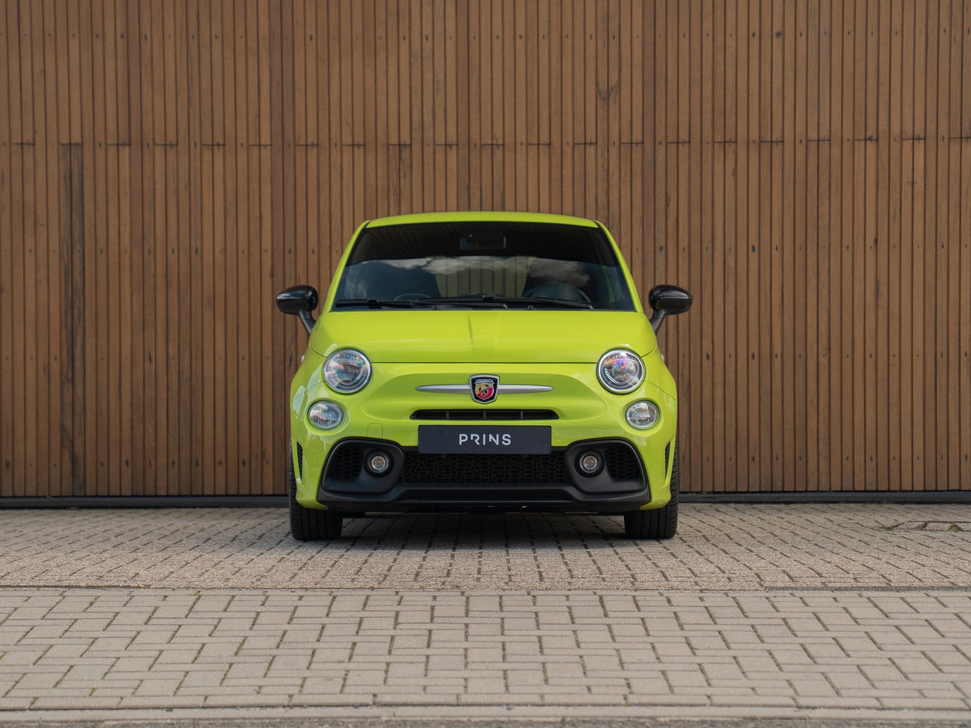 Abarth 500 1.4 T-Jet Abarth Turismo 70th Anniversary, Auto's, Abarth, Voorwielaandrijving, Dealer onderhouden, 15 km/l, Gebruikt
