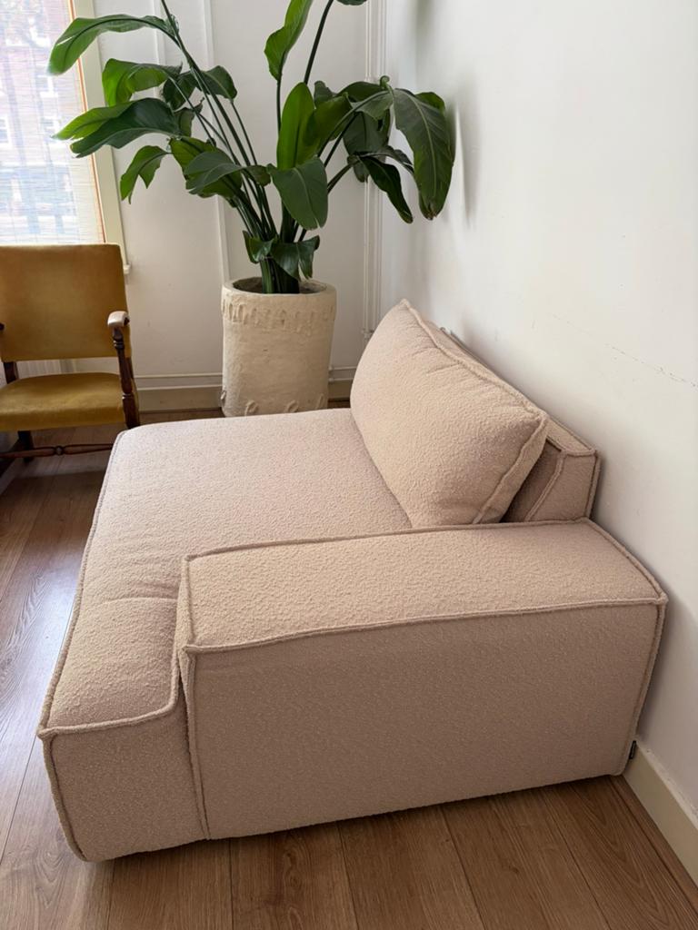 Sofacompany model Daphne beige boucle loungebank.Bijna nieuw, Huis en Inrichting, Ophalen, Eenpersoons, Lounge, 75 tot 100 cm