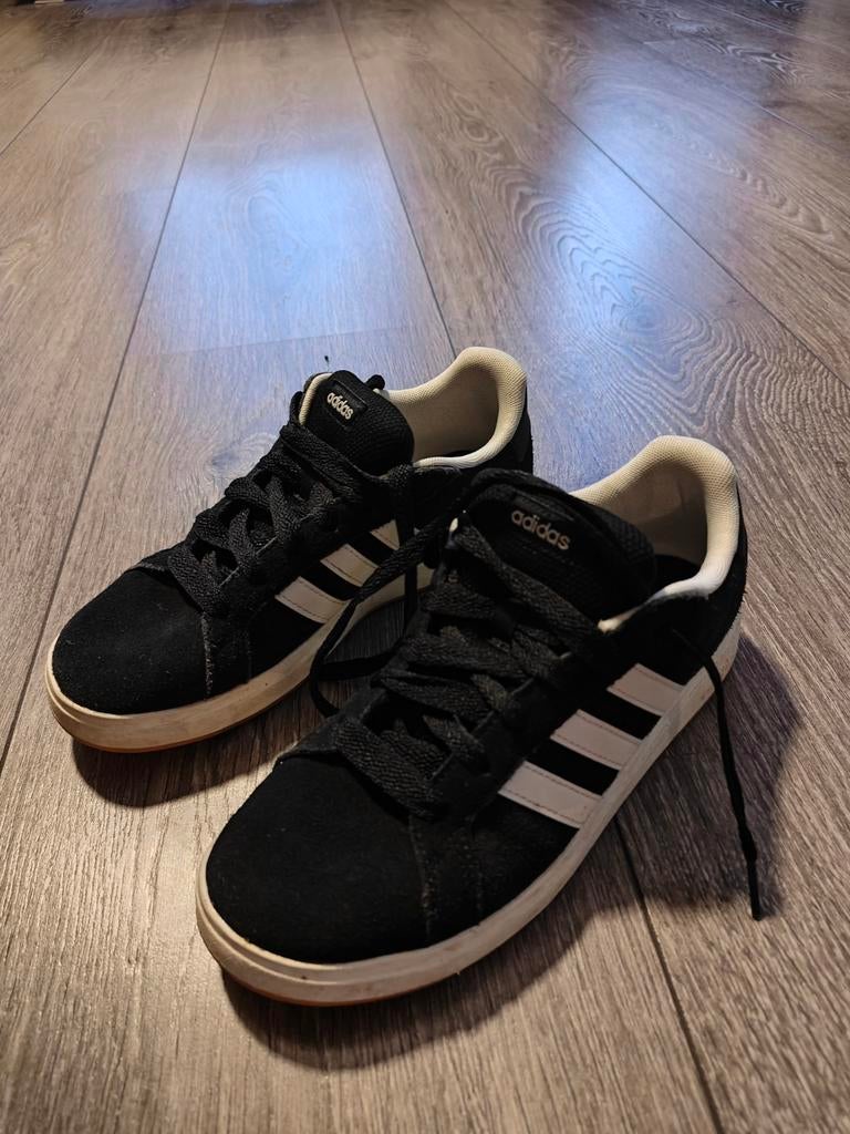 Adidas Grand Court maat 37 1/3, Ophalen, Adidas, Schoenen, Zo goed als nieuw