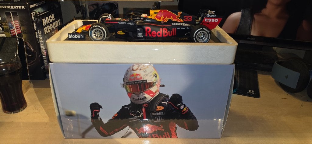 F1 Max Verstappen 1:18 RB16 Winner 70th Anniversary GP 2020, Ophalen of Verzenden, Zo goed als nieuw, Overige sporten, Overige typen