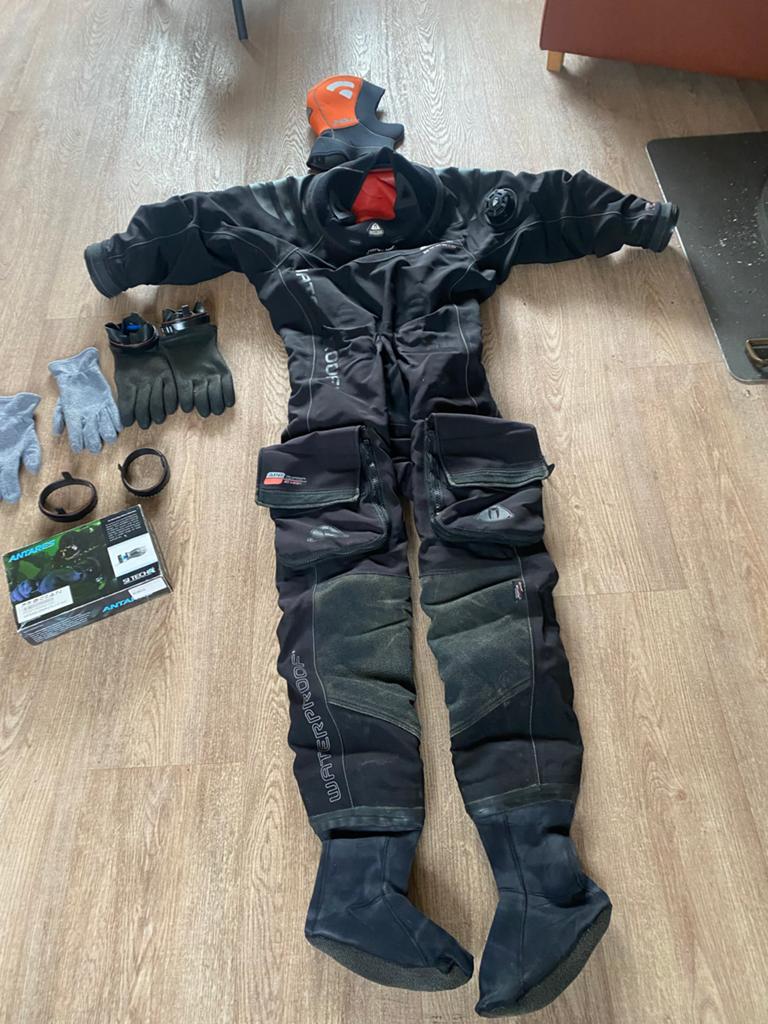 Waterproof D9 Drysuit Heren XS met accessoires, Watersport en Boten, Duiken, Ophalen of Verzenden, Gebruikt, Duikpak