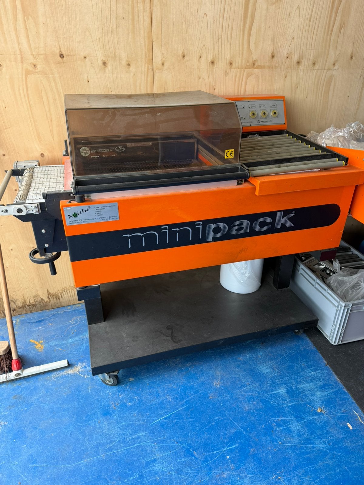 Minipack machine, Ophalen, 15 m² of meer, Folie