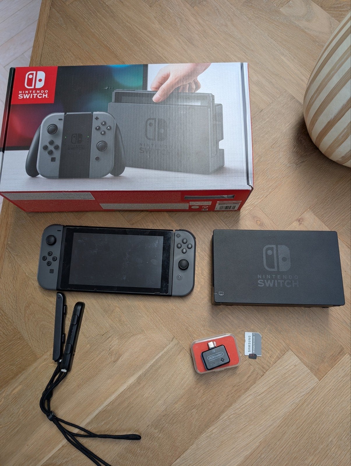 Nintendo Switch V1 (Unpatched) met RCMloader, Spelcomputers en Games, Gebruikt, Met 2 controllers, Ophalen of Verzenden, Switch Original