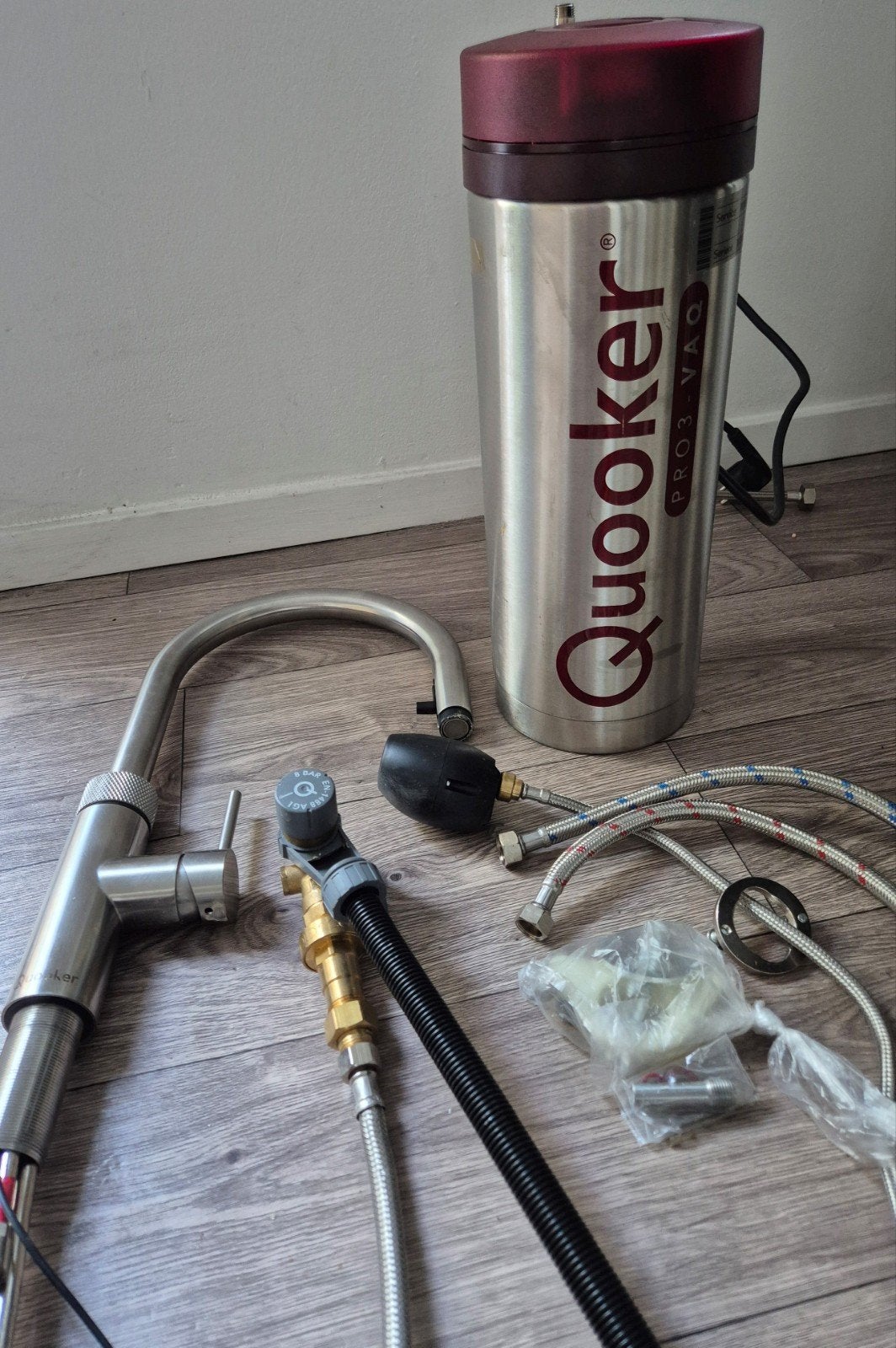 Quooker PRO3 VAQ Boiler + Mengkraan en Aansluitset, Huis en Inrichting, Keuken | Keukenelementen, Ophalen, Zo goed als nieuw, Minder dan 100 cm