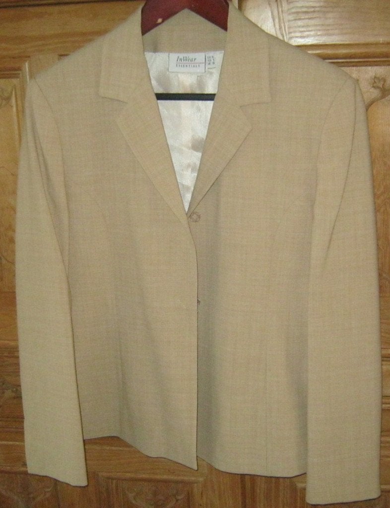 Broekpak maat 38 merk In Wear Essentials, Maat 38/40 (M), Kostuum of Pak, Beige, Ophalen of Verzenden