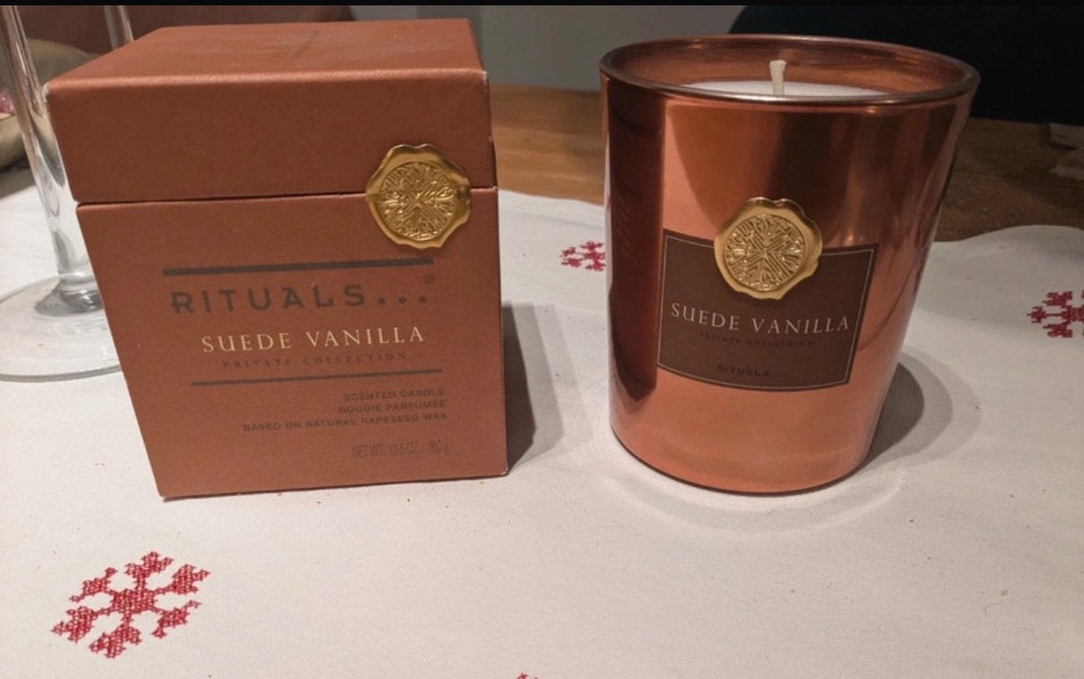 Rituals suede vanilla kaars nieuw, Ophalen of Verzenden, Zo goed als nieuw, Overige materialen, Minder dan 25 cm