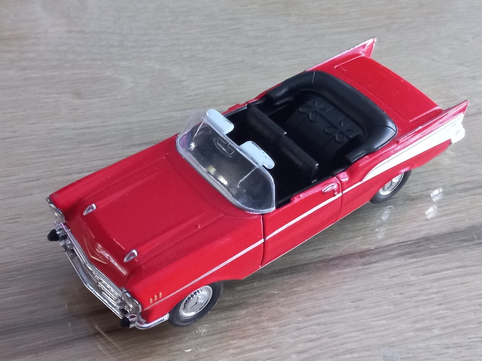 Welly 42357 Diecast Red 1957 Chevy Belair Convertible H5, Ophalen of Verzenden, Auto, Overige merken