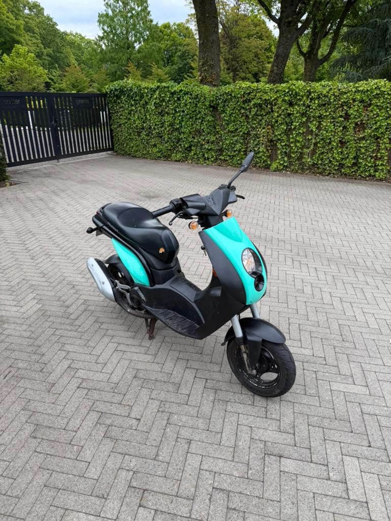 peugot ludix 50cc 2 takt zeer netjes lage km, Fietsen en Brommers, Ophalen, Zo goed als nieuw, Benzine, Peugeot