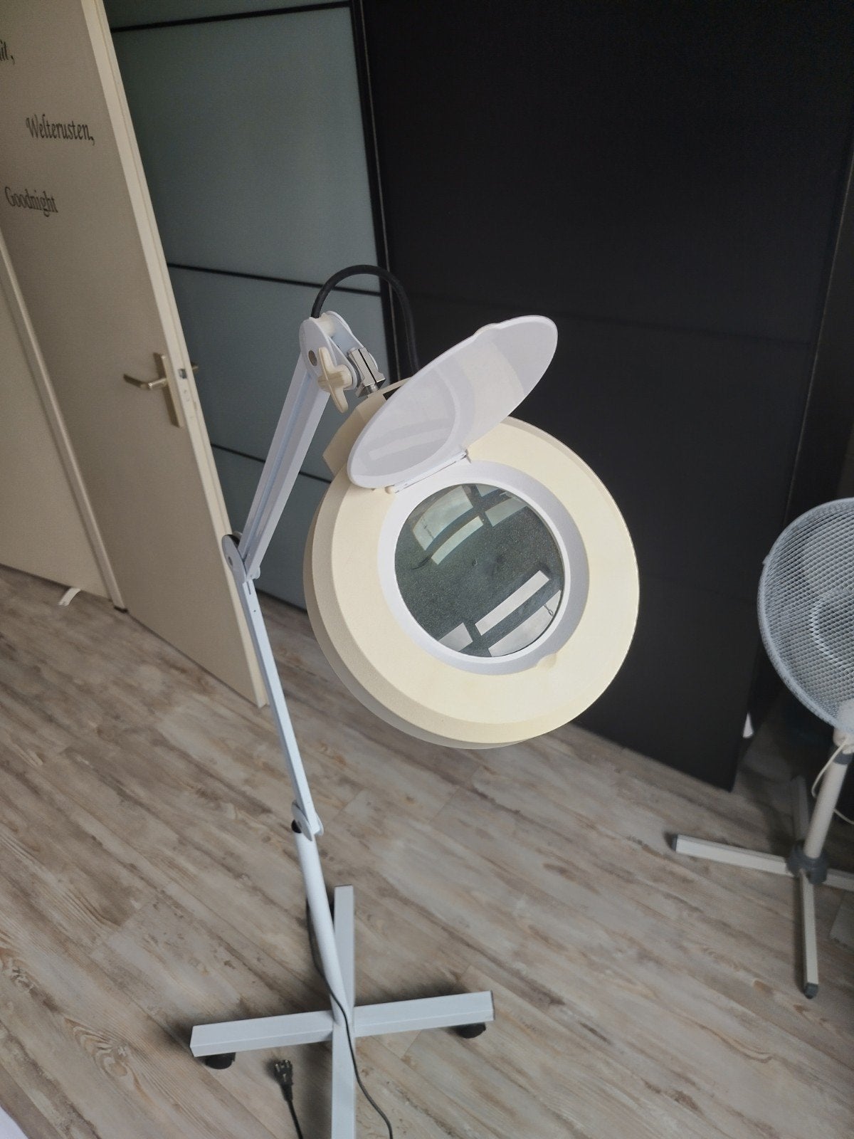 Vergrootglaslamp op verrijdbaar statief, Ophalen of Verzenden, Gebruikt, Kunststof, 100 tot 150 cm