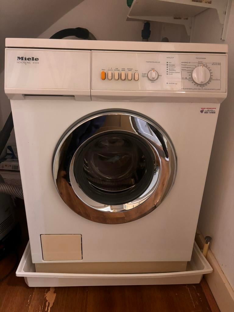 Miele Novotronic W818 (Defect), Ophalen, 1200 tot 1600 toeren, 4 tot 6 kg, Wolwasprogramma