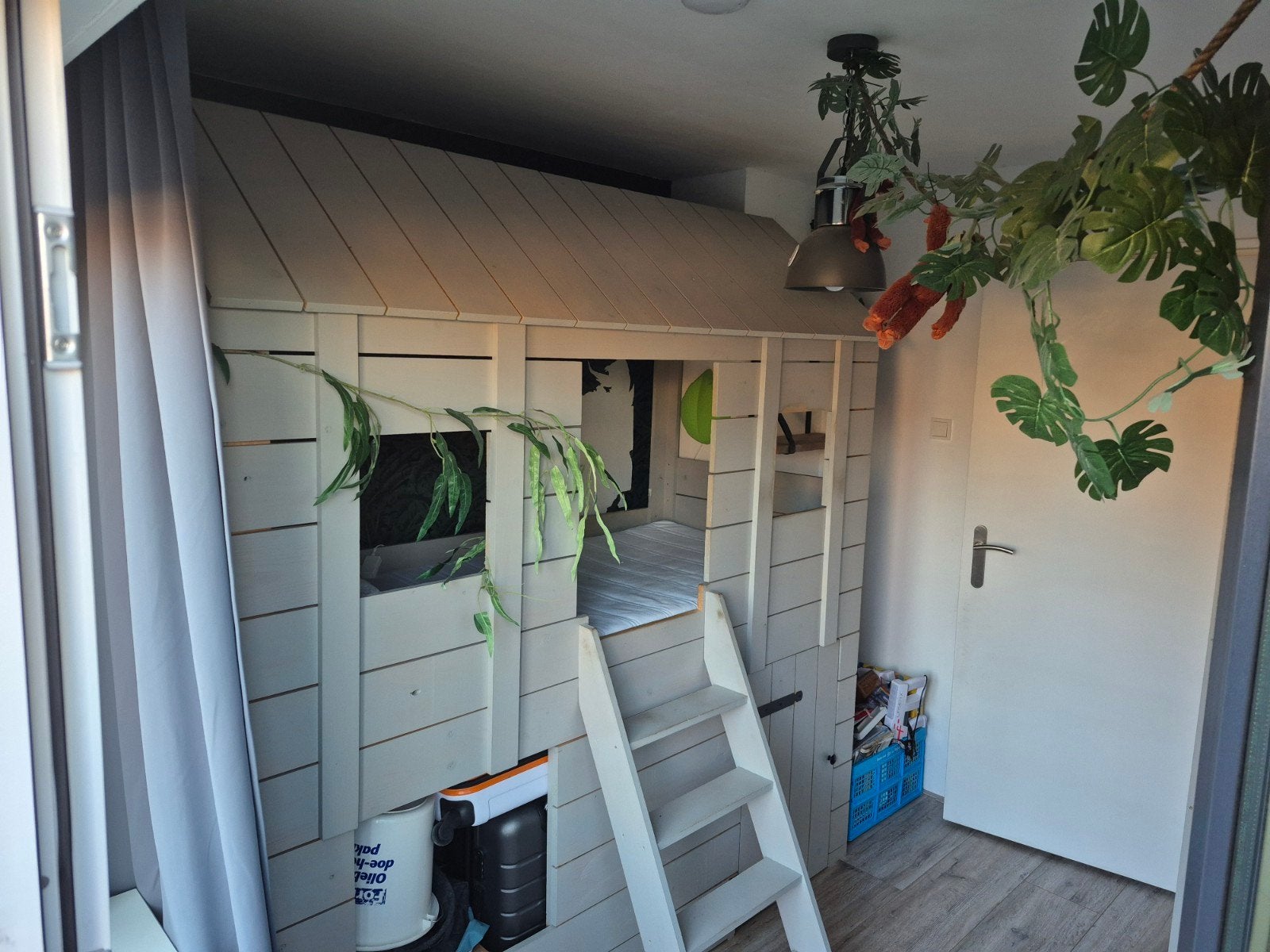 ''Half hoogslaper met speelruimte en kast *MOET ZSM WEG!*'', Ophalen
