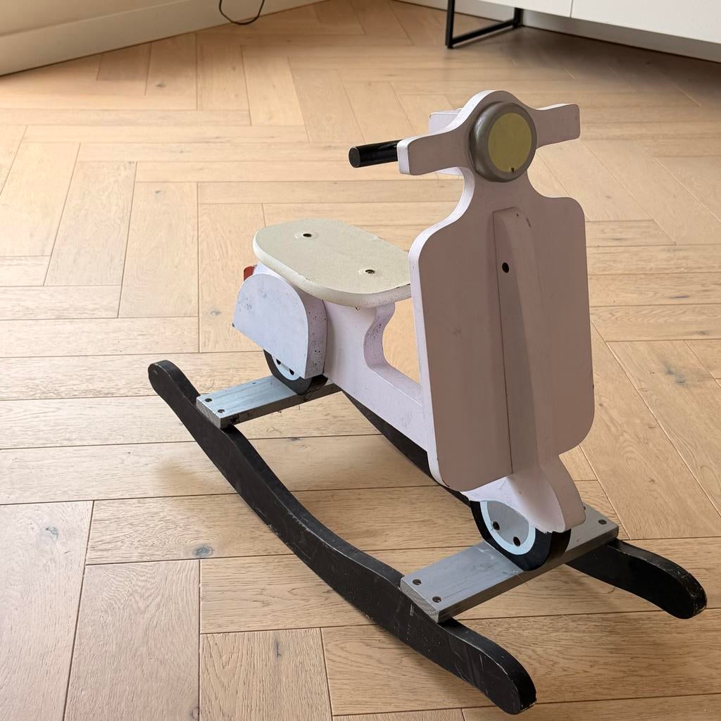 Houten Schommel Scooter - Roze, Ophalen, Gebruikt, Meisje