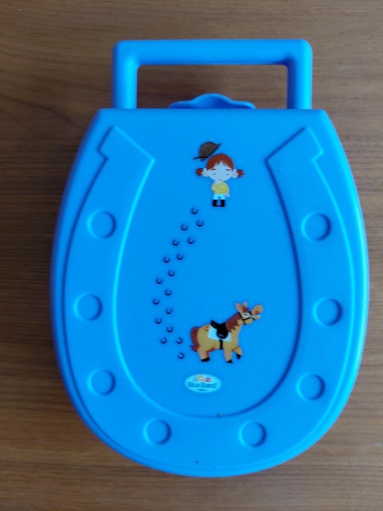 Blueband broodtrommel in de vorm van hoefijzer. Paars., Ophalen of Verzenden, Nieuw