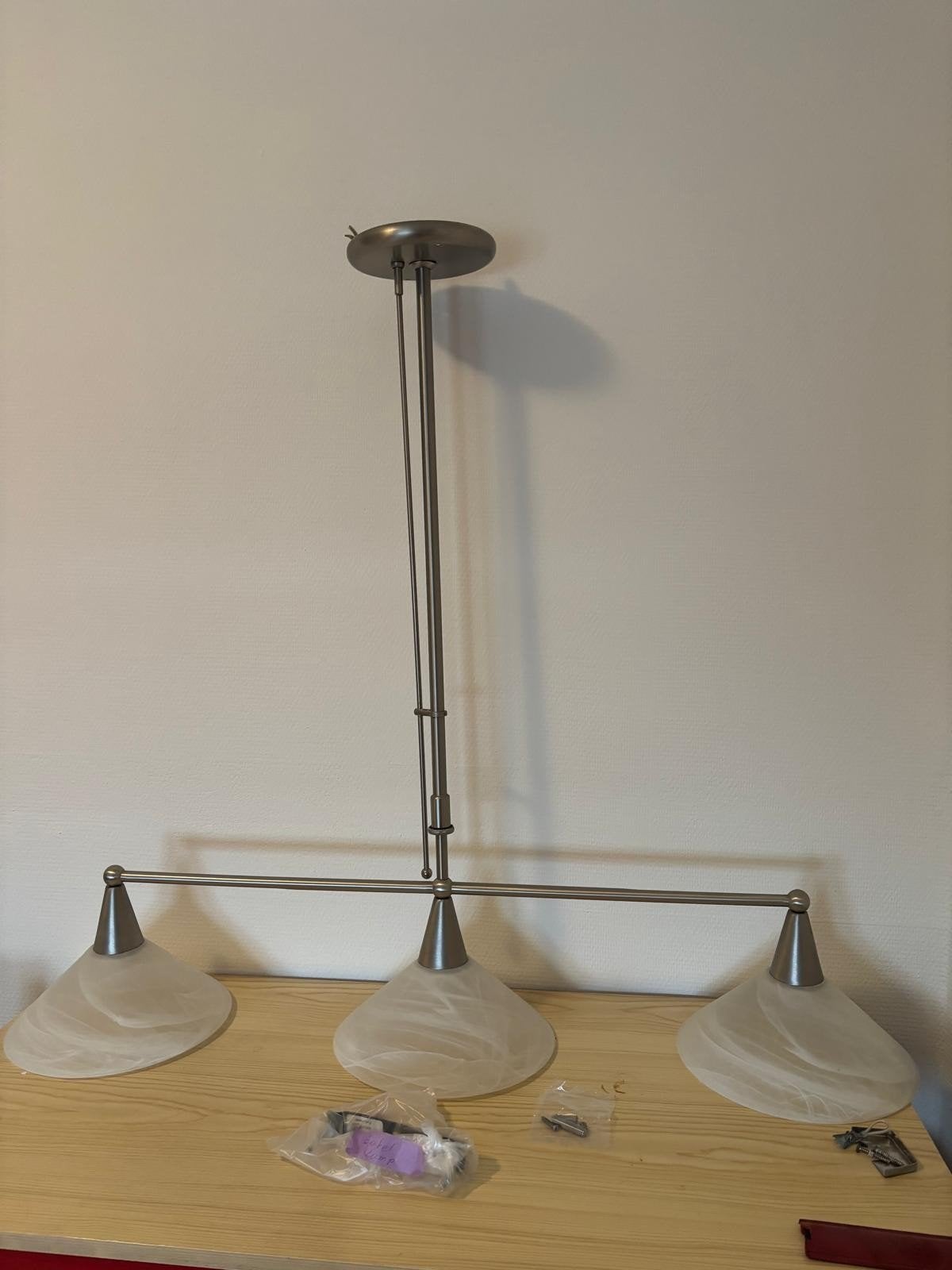 3-lichts hanglamp met glazen kappen en dimmer, Ophalen, Gebruikt, Metaal, G4