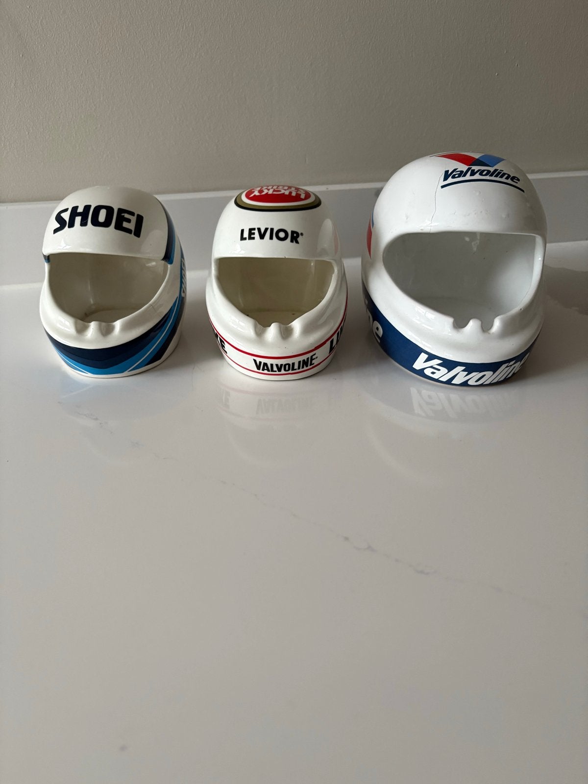 3 Prachtige Reclame Helm Asbakken - Shoei, Lucky Strike, Val, Verzamelen, Verzenden, Zo goed als nieuw, Gebruiksvoorwerp